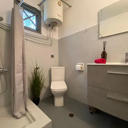 Nero Vila Nea Plagia